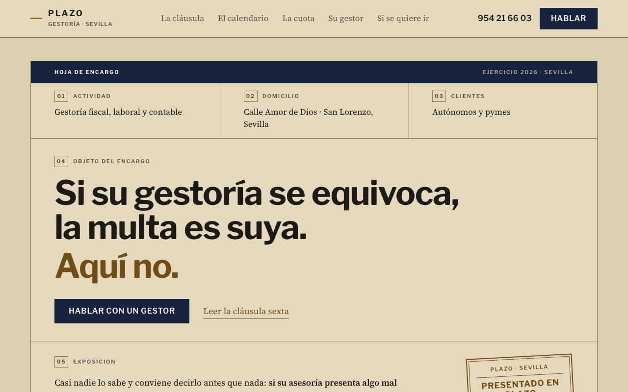 Portada de la web de muestra de PLAZO: titular sobre quién paga la multa junto a una hoja de encargo con los datos del cliente